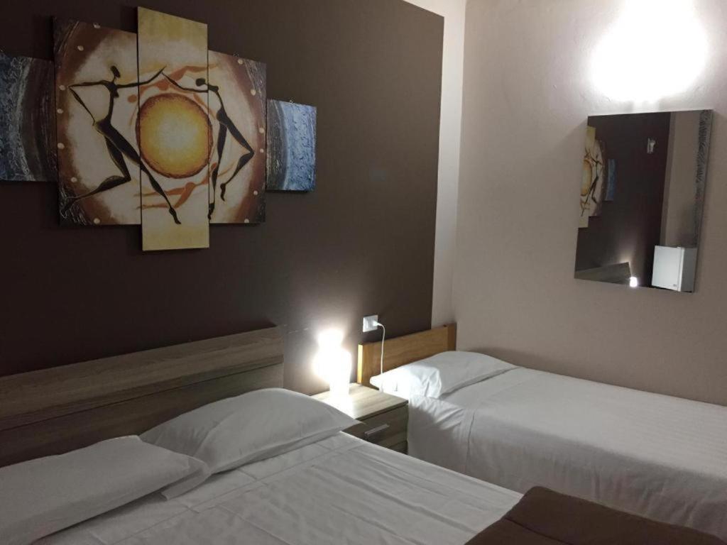 Hotel Elena 1 Self Check-In Parma Eksteriør billede